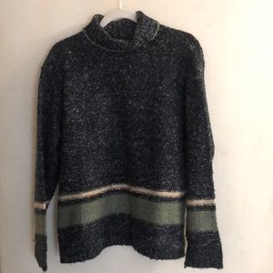 Pull over sweater